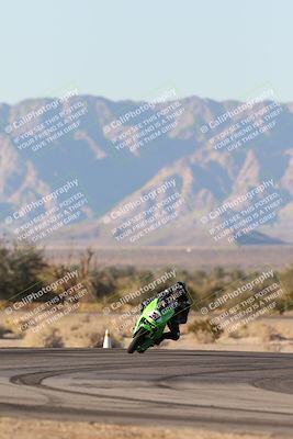 media/Dec-07-2025-CVMA (Sun) [[3e7d2de5dc]]/Race 18-Formula Twins-Formula 40 UL/